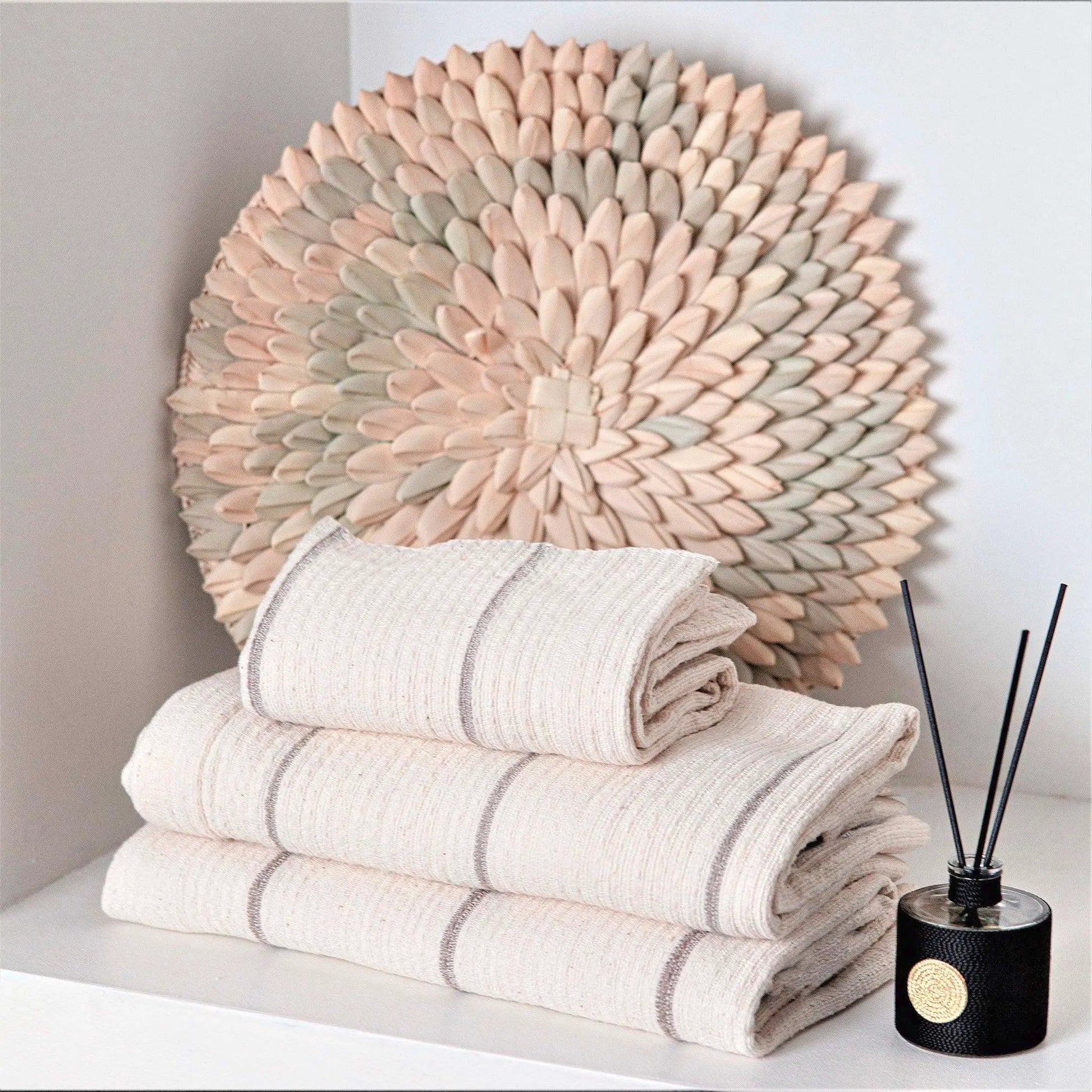Oud Small Scented Candles, Diffuser 2 Set
